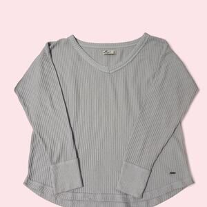 Hollister grey long sleeve lightweight knit sweater Size Small